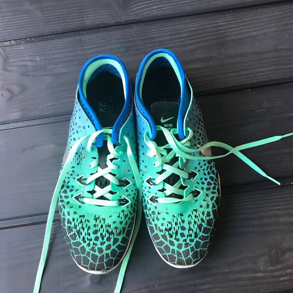 Women’s Nike shoes